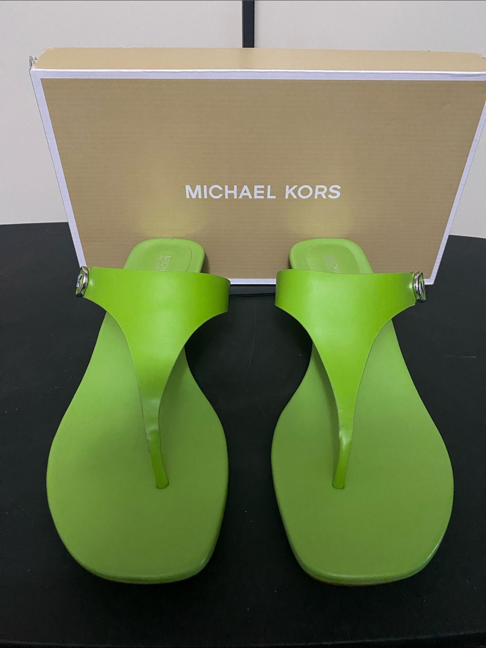 Michael Kors Bright Green Kitten Heel Thong Sandals - Picture 2 of 5